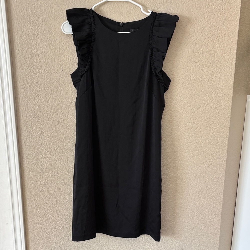 Ann Taylor Black Ruffle Sleeve Sheath Dress size 4